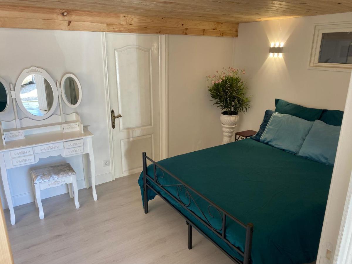 Peaceful 3 Bedroom 8 Person Ground Floor Apartment With Large Private Heated Pool La Digne-d'Amont Dış mekan fotoğraf