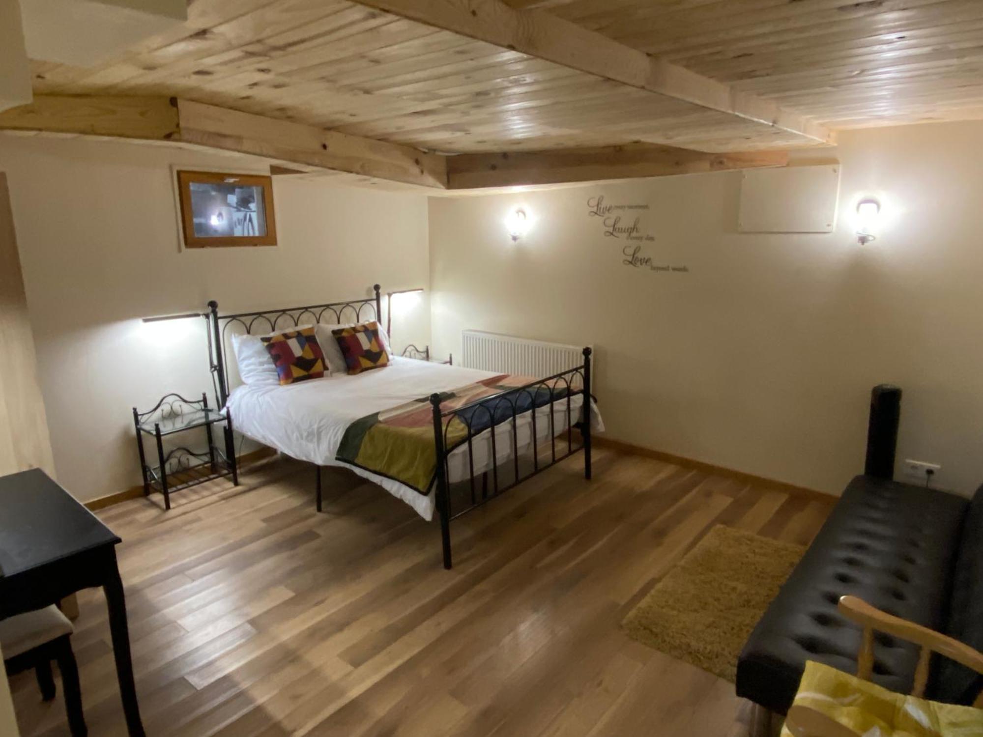 Peaceful 3 Bedroom 8 Person Ground Floor Apartment With Large Private Heated Pool La Digne-d'Amont Dış mekan fotoğraf